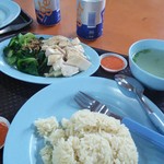 Maxwell Road Hawker Centre - チキンライス。