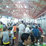 Maxwell Road Hawker Centre - 「マックスウェル・フード・センター」。賑っています。