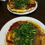 広島お好み焼き OCO - 奥がBIGだが差が分からない