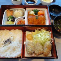 厳選洋食さくらい - お弁当（牡蠣フライ）