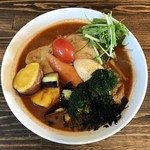 CURRY&CAFE 晴れの日 - 野菜とチキンのスープカレー1400円、辛さ5番です。