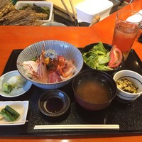 魚竹 - 特選海鮮丼1,200円