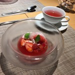 ◇デザート【クリームダンジュ】と食後の紅茶。