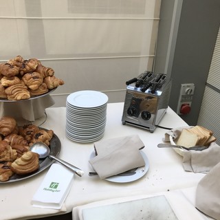 Holiday Inn -