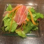 Lupi32 - ランチセットのサラダ。