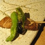 焼鳥 はちまん - 「やさい焼」は椎茸&しし唐