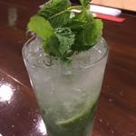 Jinriki Chuubou Wabito - 2017年6月9日、モヒート【mojito】
      立派に育ったミントをふんだんに！！
      モヒートの勉強をしてかれこれ３年目！！
      今年はいい感じです。
      是非、ご賞味ください！