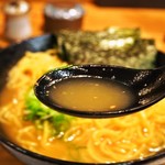 焼鳥聖 - 聖特製 醤油ラーメン（スープ）