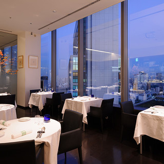 タテル ヨシノ ビズ 