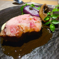 eclat - 山形豚のロースト
                お肉の色がイイ感じ！すごく柔らかくてジューシー♫