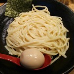 Tsukemensuzume - 辛つけ麺（写真は味玉付）
