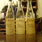 Wine Bar Ninomiya Sjr． - ●店内のｲﾝﾃﾘｱのひとつ、グラッパのボトル。