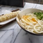 がいな製麺所 - 釜玉うどん(４００円)＋ちくわ天(１００円)