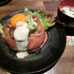 神保町ビーフ - ローストビーフ丼900円+スープ50円