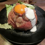 神保町ビーフ - ローストビーフ丼900円