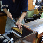 かぶと - 天然鰻捌いてます