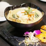 Noi Thai Cuisine - グリーンカレーのチキン