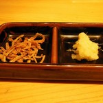 銀座 篝 - 薬味のフライドオニオンとすり下ろし生姜