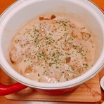 ビストロ ロベン - チキンとポルチーニ茸のクリーム煮