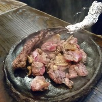 焼鶏あきら 中目黒本店 - 骨付鶏もも炭火焼