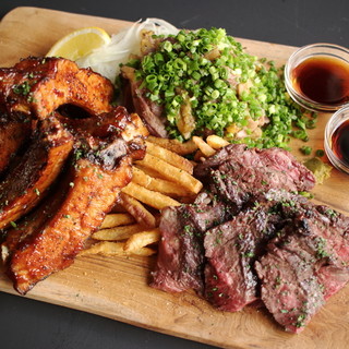 ビストロ炭焼肉酒場 チキンレッグ_0