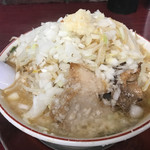 がっつり食堂ドカメン - 子豚ラーメン大にんにく(¥700)+野菜(¥50)+玉ねぎ(¥50)