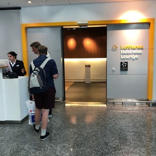 Lufthansa Business Lounge - 