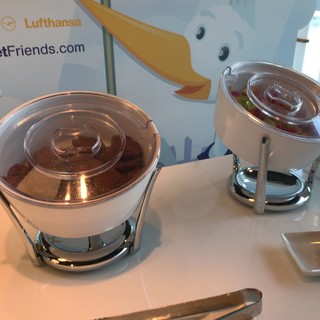 Lufthansa Business Lounge - 