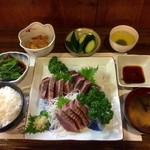 万咲食堂 - 料理写真:かつおの刺身定食 ¥2000