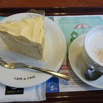 カフェ ド クリエ - レモンシフォンケーキとカフェラテ