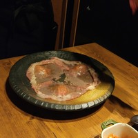 大衆肉酒場 こだわり米 匠 - 極上大判炙り寿司-炙り後