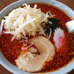 盛華園 - うま辛ラーメン(大辛)830円+トッピングもやし80円