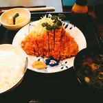 玄蕎麦 もち月 - とんかつ定食(ロース)　１５００円(税込)