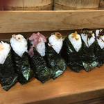 かにや - ２人分のおにぎりです。