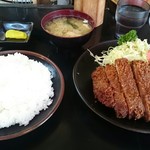 焼かつの店かつ亭 - ロースかつ定食、御飯大盛り。なかなかのボリューム！