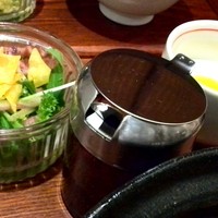 中華旬彩 森本 - 辛さが足りないときはこちらのラー油をお使い下さい