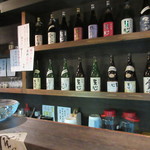 Jinya - 置かれている日本酒は全て溝上酒造のもの