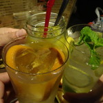 カフェゴーサンブランチ - オレンジ角ハイ(500円)マンゴーレモンミント(700円)梅ブロッサムソーダ(702円)