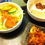 京都苑 - 焼肉セット　冷奴、キムチ、サラダ