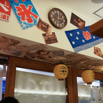 ニュー オールド スタイル 肉そば けいすけ - 店内。屋台風にアレンジ