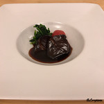 Ｊ一行樹 - 隠し味の醤油が酒を呼ぶ 牛ホホ肉のワイン煮