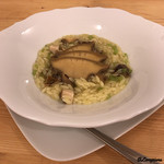 Ｊ一行樹 - 米粒型のパスタ リーゾを使ったアワビのリゾーニ