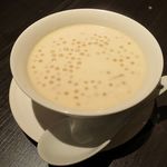 廣東料理 民生 - 明治おいしい牛乳とタピオカ入りココナッツミルク
      