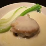 廣東料理 民生 - チンゲンサイとホタテの明治おいしい牛乳煮込み　