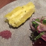 エスピス - 付け合わせは竹炭で焼いたサツマイモ　