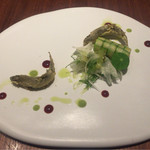 「淡流」 鮎、フェンネル、キウイ、緑のガスパッチョ、キャラメルソース