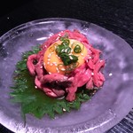 ローストビーフのユッケ風（タレ）（税込1,000円）