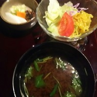 赤坂 津つ井 総本店 - 赤出し・ｻﾗﾀﾞ・お新香