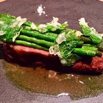 Crony - 本日のお肉。”シンシン”いんげんとヨモギ添え