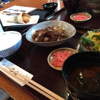 豚捨 KITTE丸の内店 - 